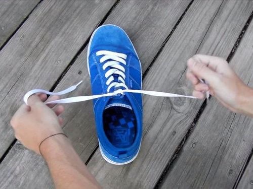 靴ひもの高速結び01