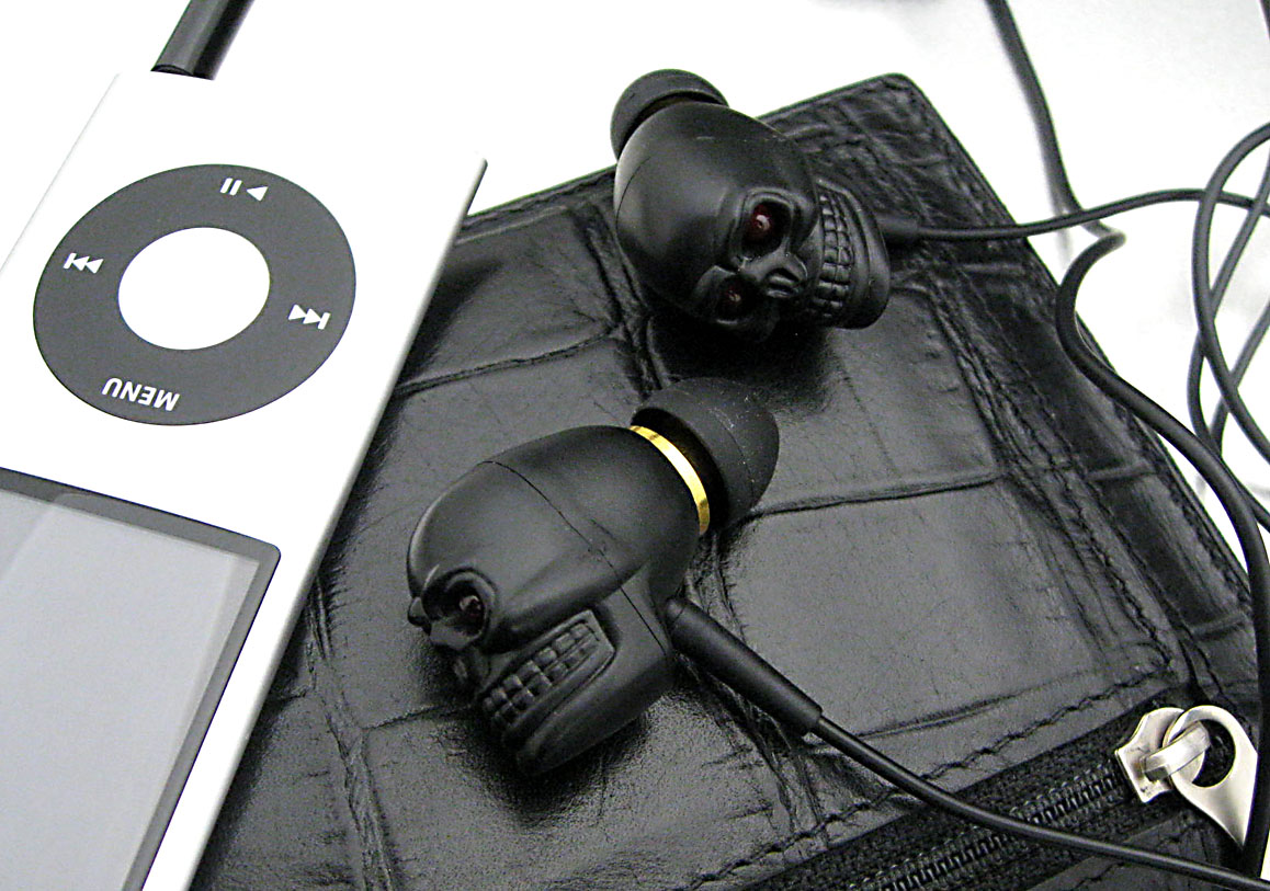 スカルイヤホン 3 129 税込 外48 内6 Toy Product News