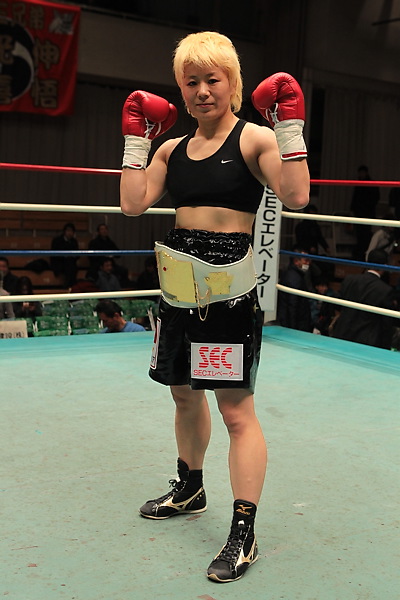 山口直子vs藤岡奈穂子　女子ボクシングポスター　WBA世界Ｓフライ級　B2サイズ 山口直子vs藤岡奈穂子 女子ボクシングポスター WBA世界Sフライ