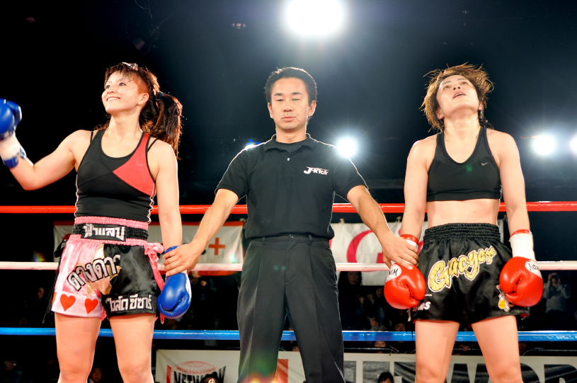 ☆MIKA☆（ドゥオンダーオ☆ミカ）がグレイシャアを敗り新王者に