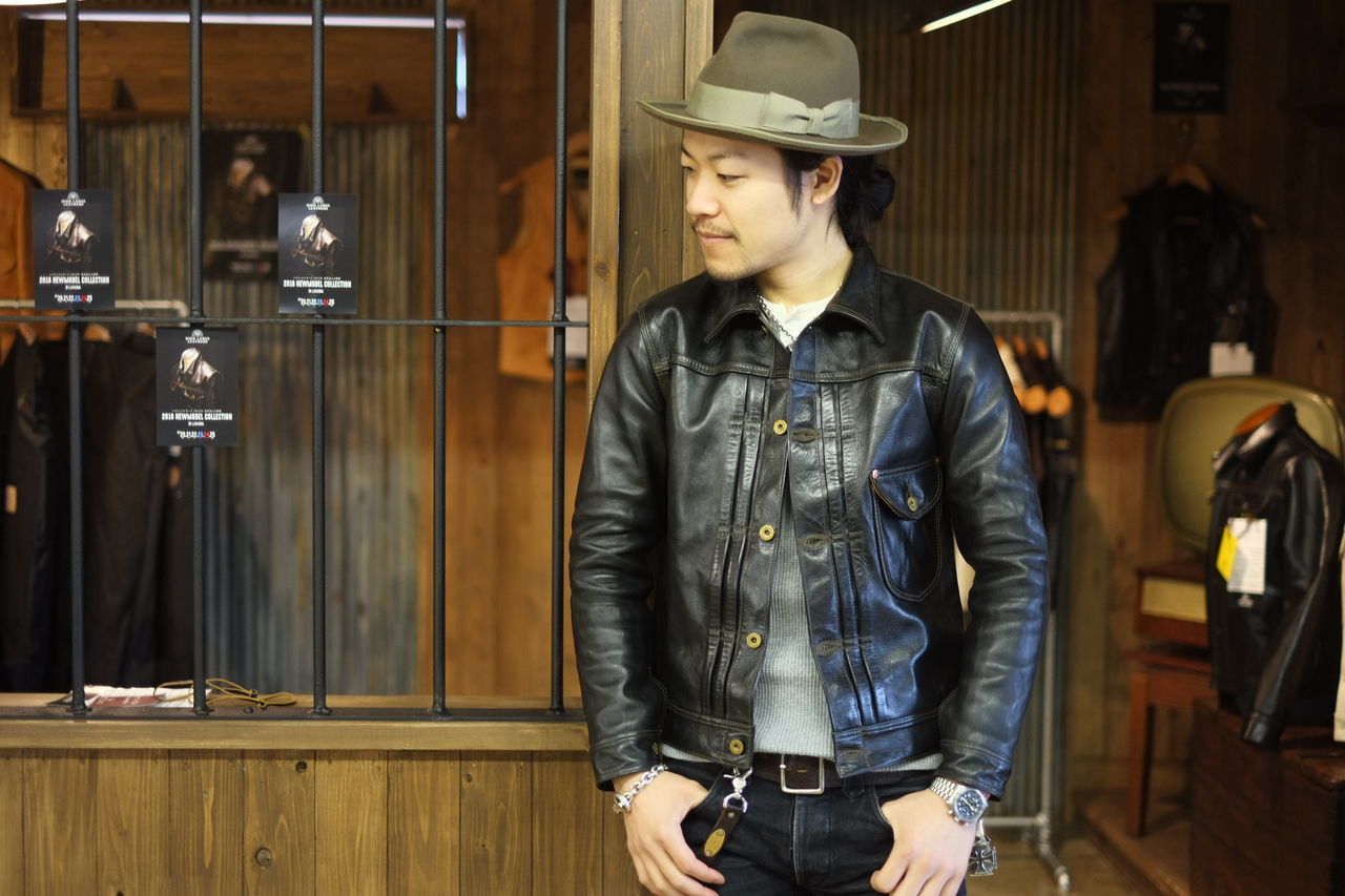 再再販 値下交渉歓迎ほぼ未使用ハイラージレザーズ HIGH LARGE