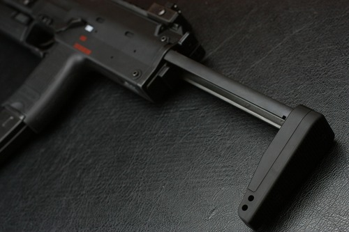 ストックは3段調整可能