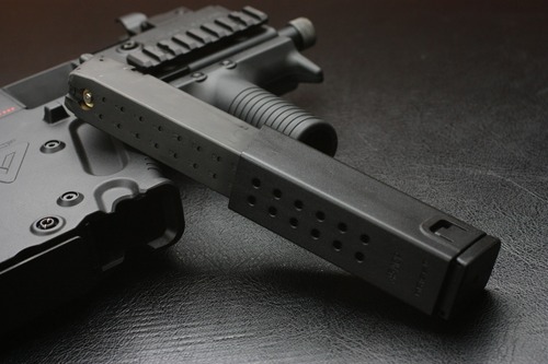 マガジンは専用の49連ロングマガジン