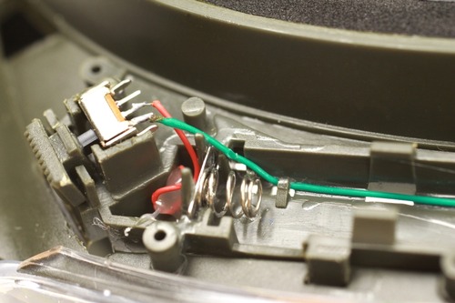 コードが圧迫されて断線の原因に