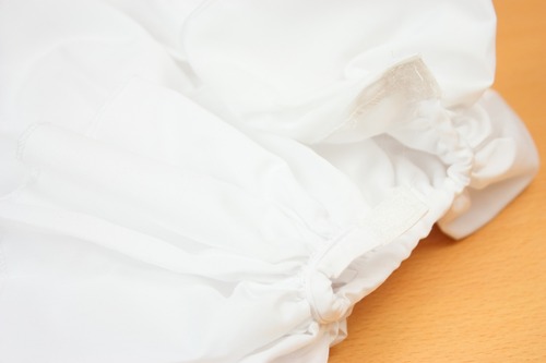 マジックテープでとめる