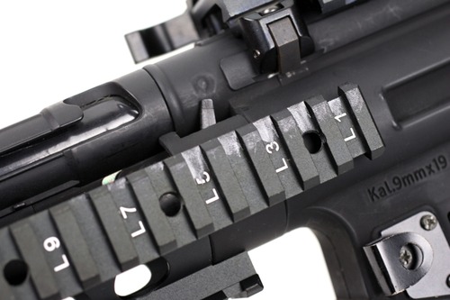 テープの接着成分