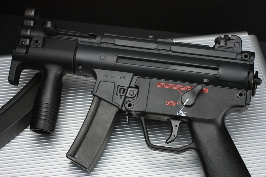 ハイサイクルが気持ち良い！マルゼン GBB MP5K : GUN DOLL エアガンと ...