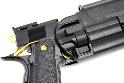 ロック時でも1cm程度銃が動く2