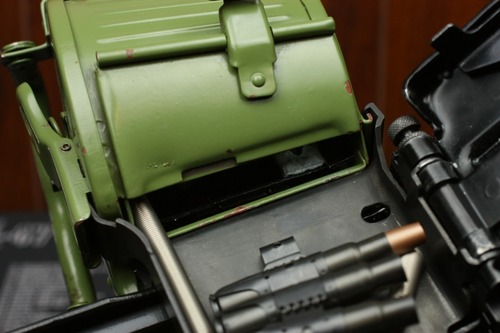 BB弾の補充はこのスリットから