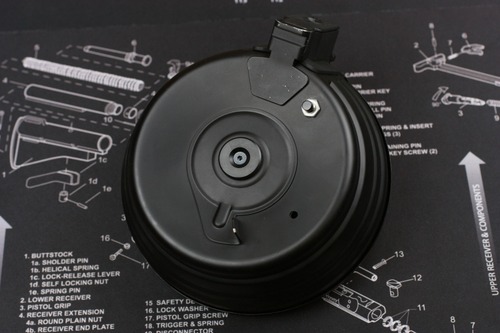 材料のAK2500連ドラムマガジン