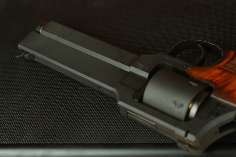 マルシン Mateba M 07 レビュー 異型のリボルバー拳銃 Gun Doll エアガンとドールとサブカルと Laineema別館