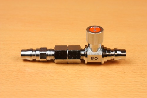 汎用エアコンプレッサー用コネクタ 仮組