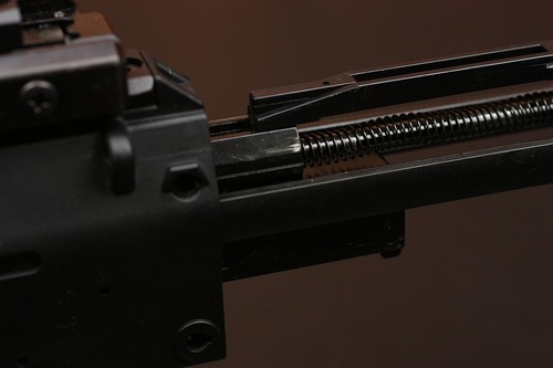 チャージングハンドルに注意