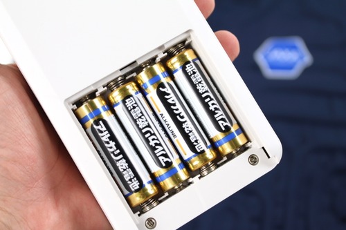 稼働単三電池4本で稼働