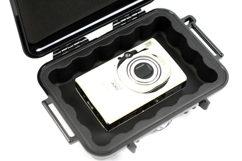 コンパクトデジタルカメラを収納