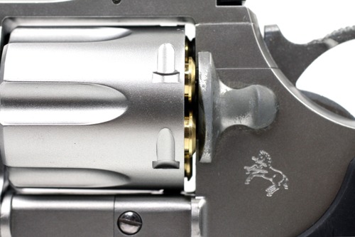 カチャカチャと音が出るのも同じ