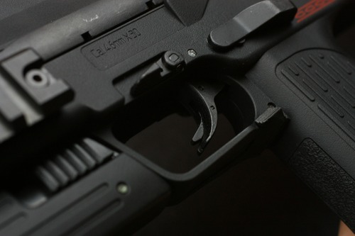 トリガーにはグロックと同じくセーフティが