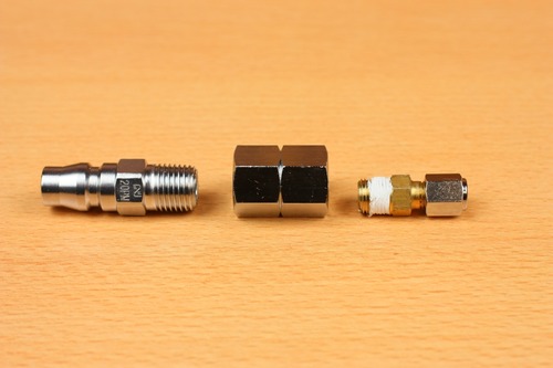 米式バルブ用空気入れコネクタ