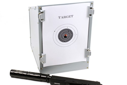 撃ち込んだときに派手な音が出る