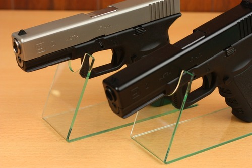 FIELD LABEL製はU字の箇所に納まりきらないものがある