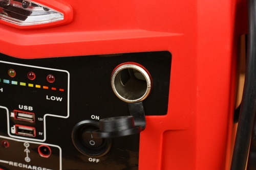 シガーソケットを装備