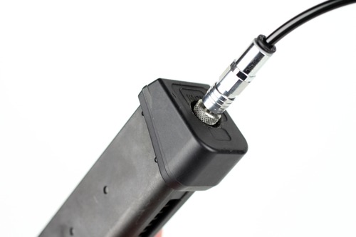 手でカプラーを取り外せる