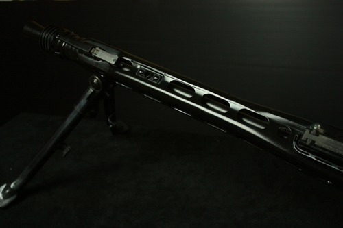 アルミが主材で後はスチールと真鍮