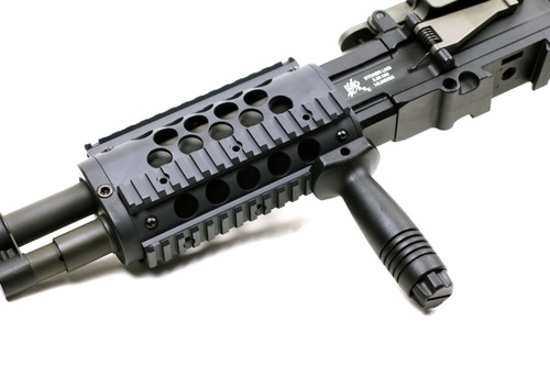レールは実銃の段階で充実