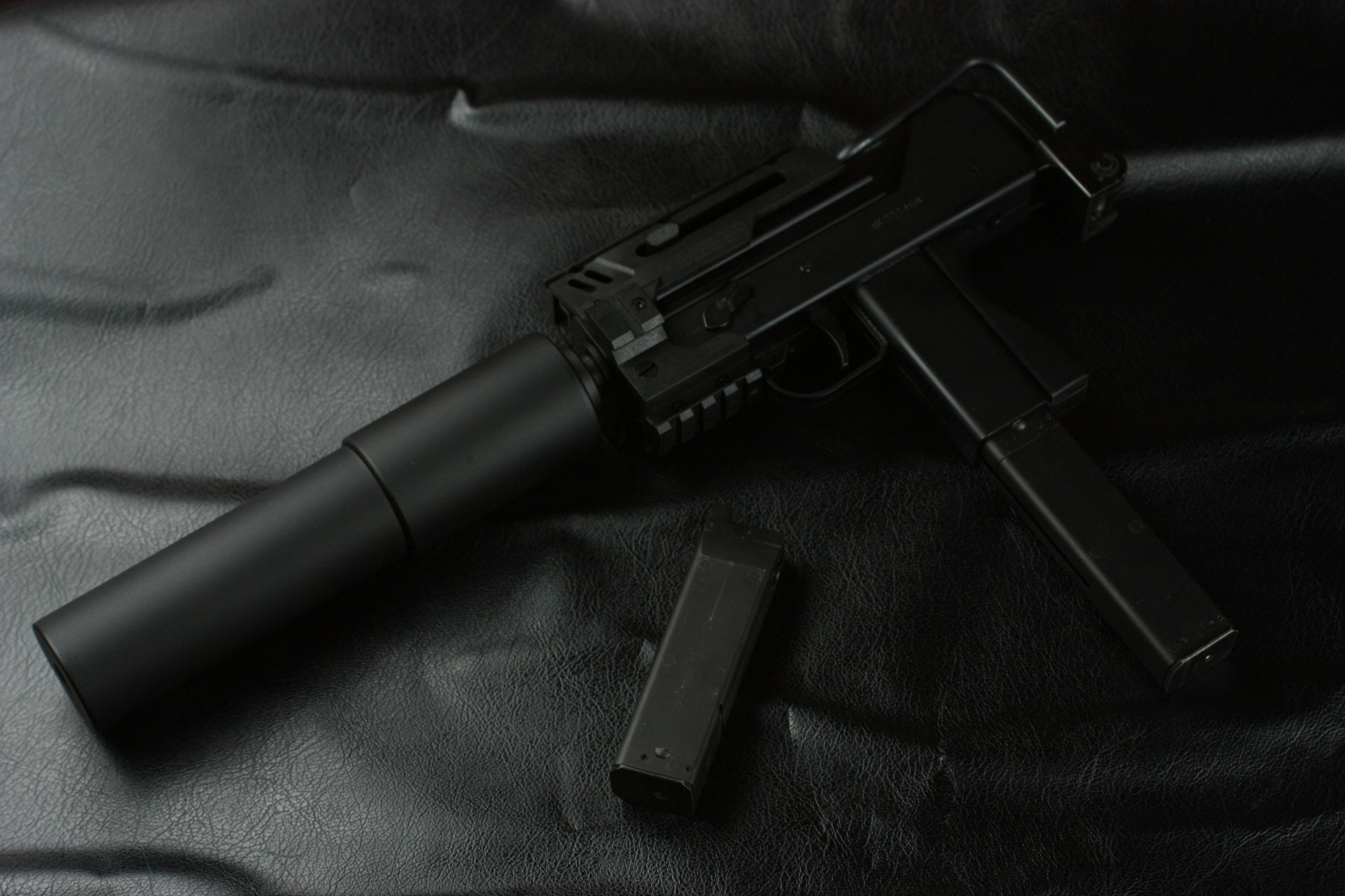 マルゼン イングラムM11をロングマガジンで撃ちつくす！ : GUN