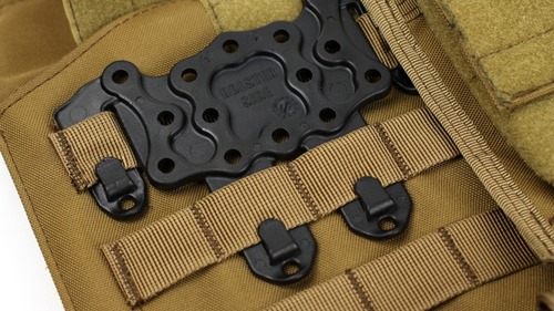 LayLax LACベストに取り付け