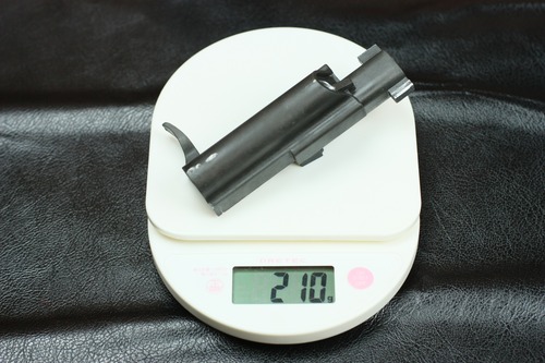 210gという重量級ボルトが装着されている