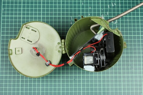 コードを結束バンドで束ねる