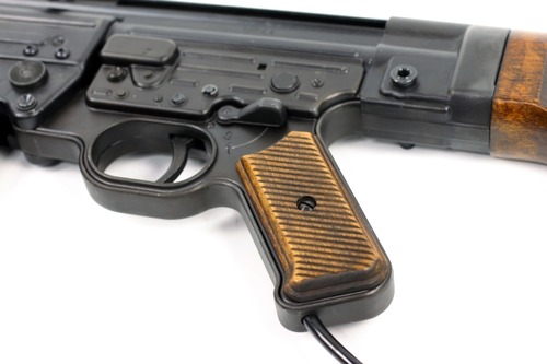 実銃と同じグリップ角度