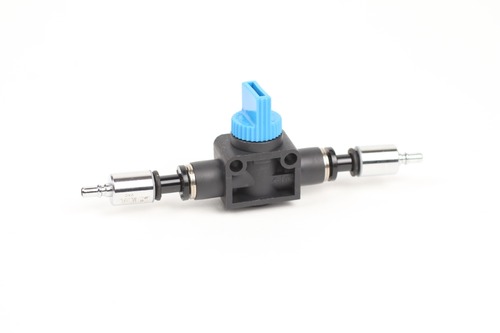 バルブをラインに組み込み