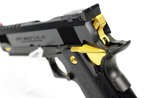 ゴールドのアクセント