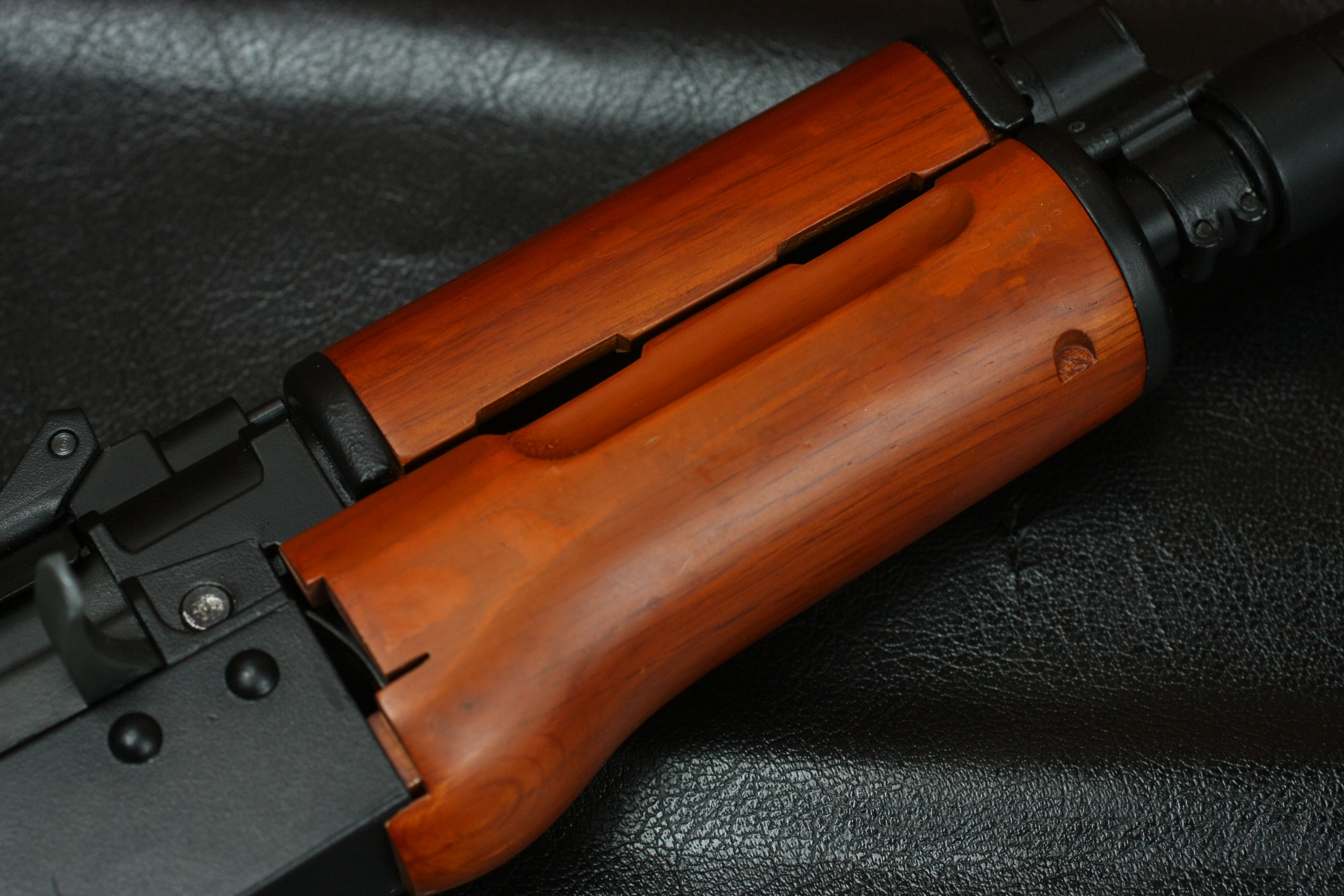 いろんな意味でヤバイ奴！GHK AKS-74U（旧モデル）レビュー