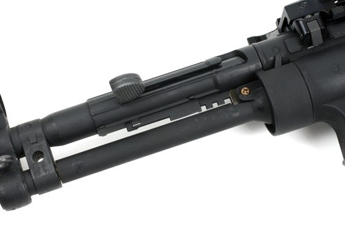 ヤスリで削り落として