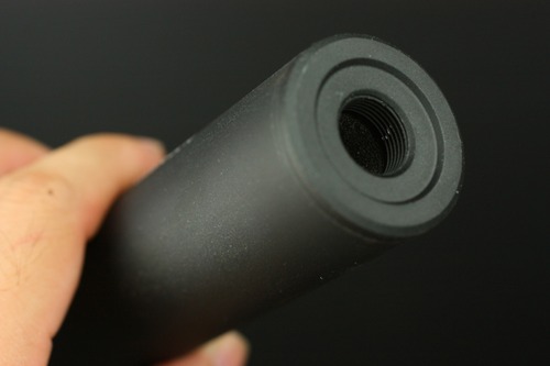 ネジは左右で正逆違う