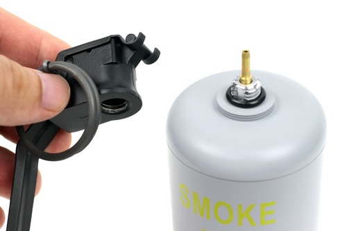 ガスをチャージするためのノズル