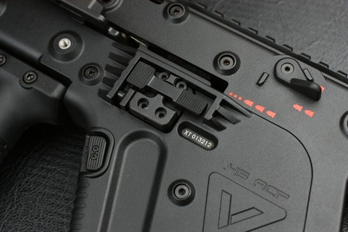 ボルトリリースとロックボタン