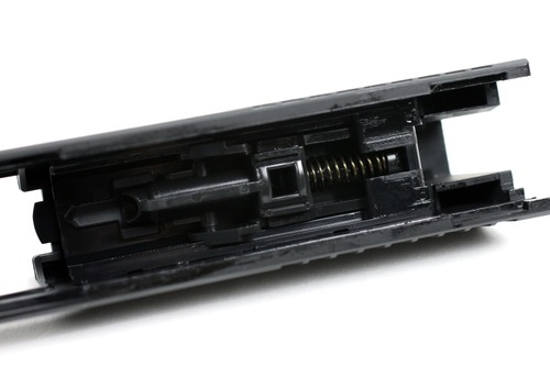 スライドを後退させるピストンがない