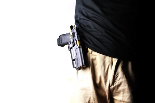 引き抜きは上に強く