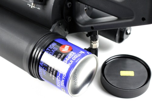 ガス缶を1本丸ごと本体に挿入