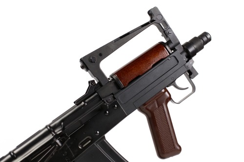 手の置き場に困る