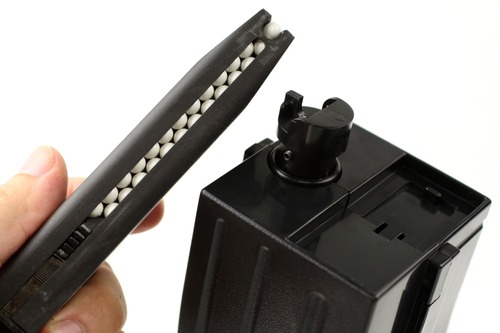 ニューイングラムM11 GBB用のショートマガジン