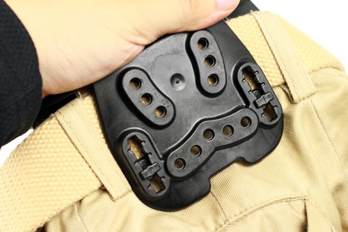 ホルスターが抜けることはない