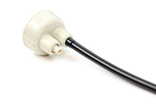 ネジを締め込み固定