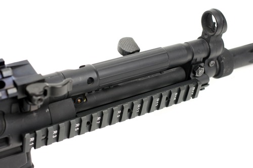 上から覗くと隙間が目立って萎える