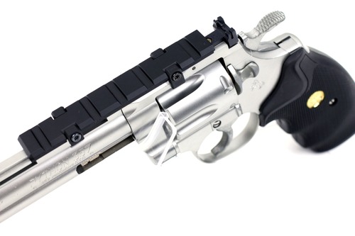 マウントレイル本体をパイソン本体に乗せ