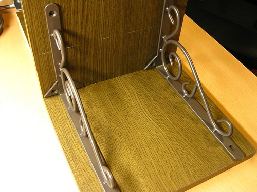 面にピッタリと付くように板で調整